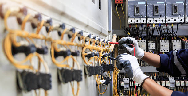 Professional Electrician technician working in Hidden Springs, ID